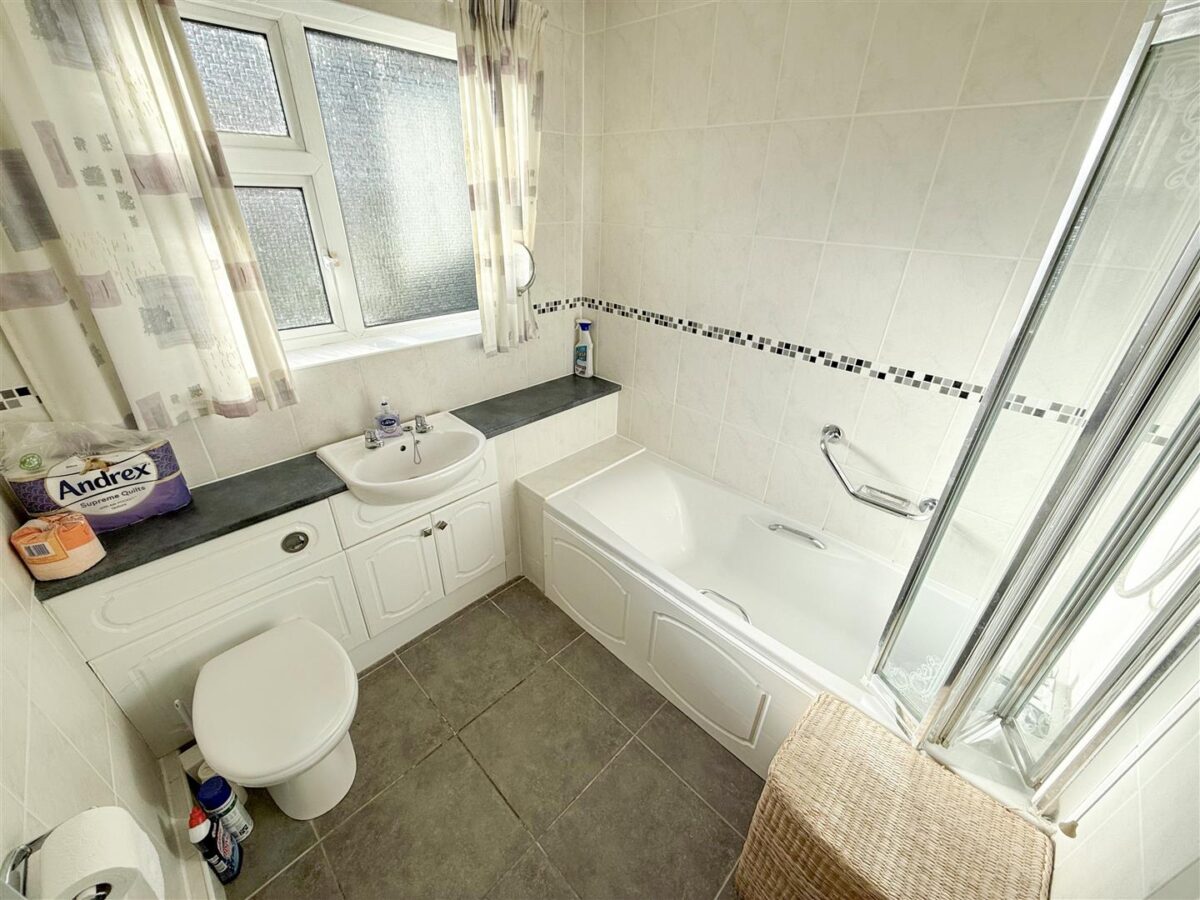 Edgehill Road, Wheatley Hills, Doncaster