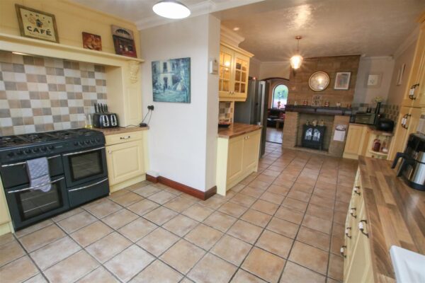 Doncaster Road, Hatfield, Doncaster