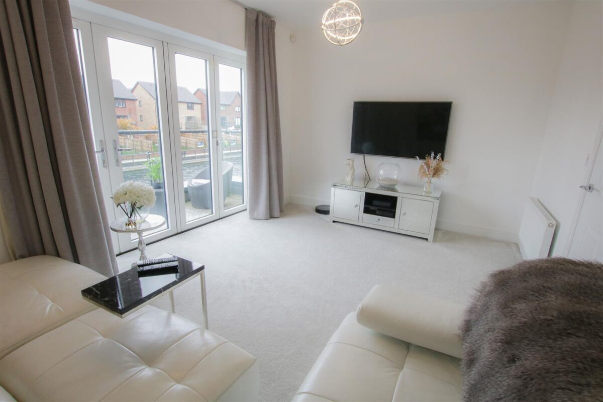 Winscar Road, Lakeside, Doncaster