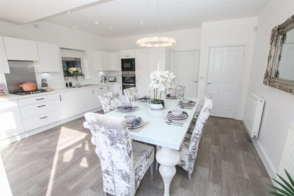 Winscar Road, Lakeside, Doncaster