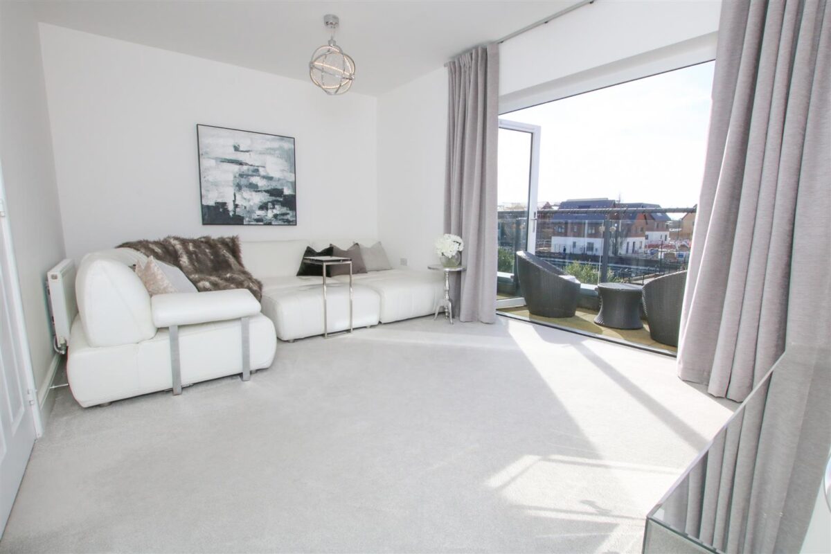 Winscar Road, Lakeside, Doncaster