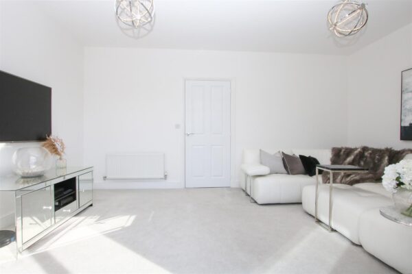 Winscar Road, Lakeside, Doncaster