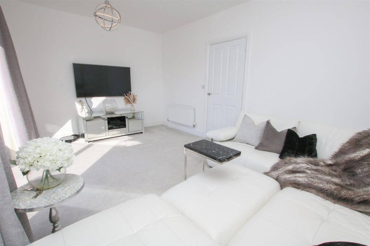 Winscar Road, Lakeside, Doncaster