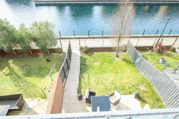 Winscar Road, Lakeside, Doncaster