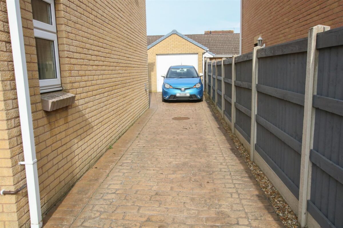 Thorpehall Road, Edenthorpe, Doncaster