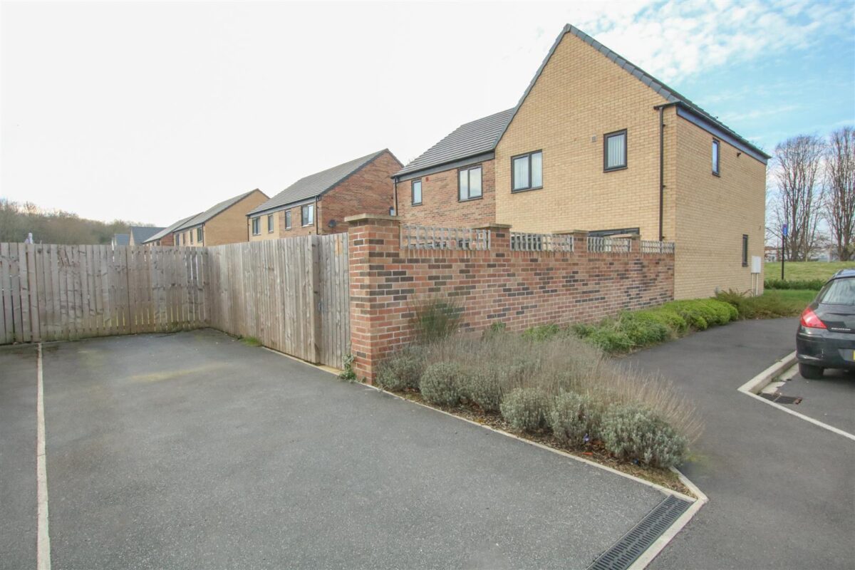 Blackberry Road, Lakeside, Doncaster