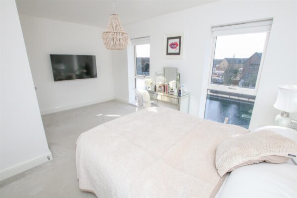 Winscar Road, Lakeside, Doncaster