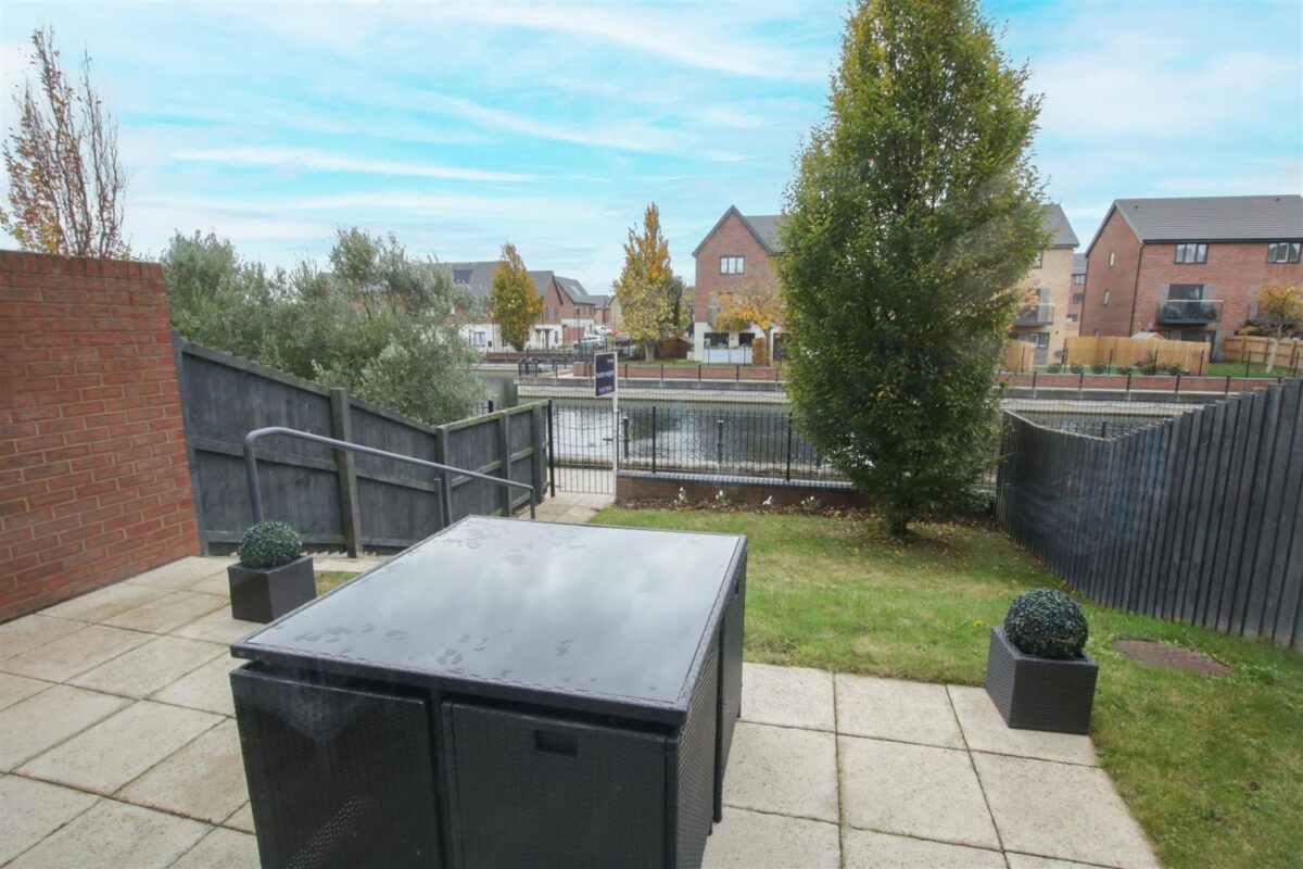 Winscar Road, Lakeside, Doncaster