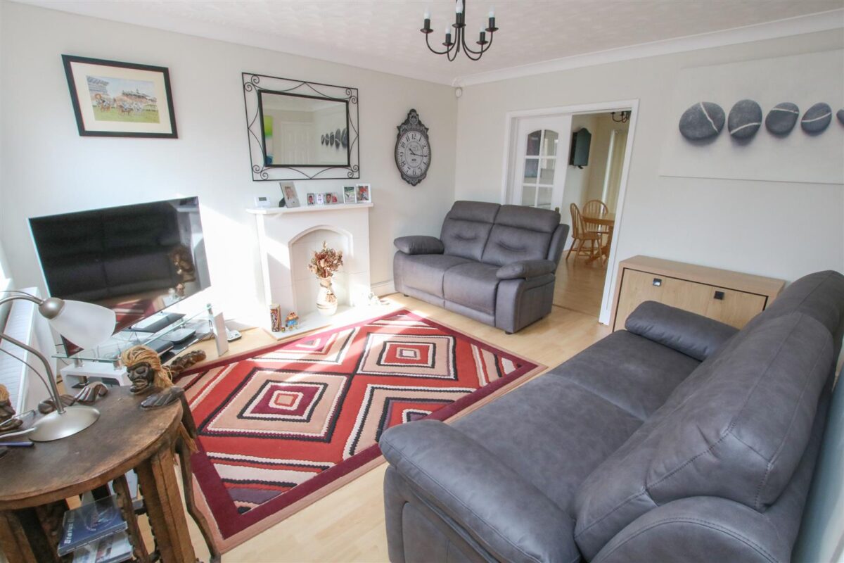 Thorpehall Road, Edenthorpe, Doncaster