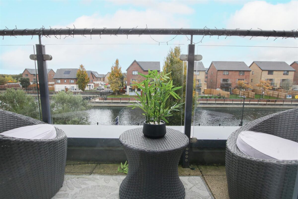 Winscar Road, Lakeside, Doncaster