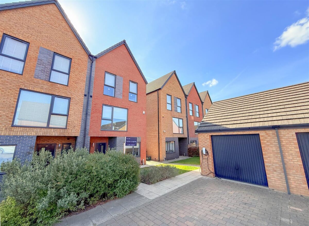 Winscar Road, Lakeside, Doncaster