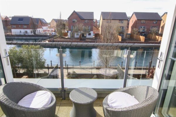 Winscar Road, Lakeside, Doncaster