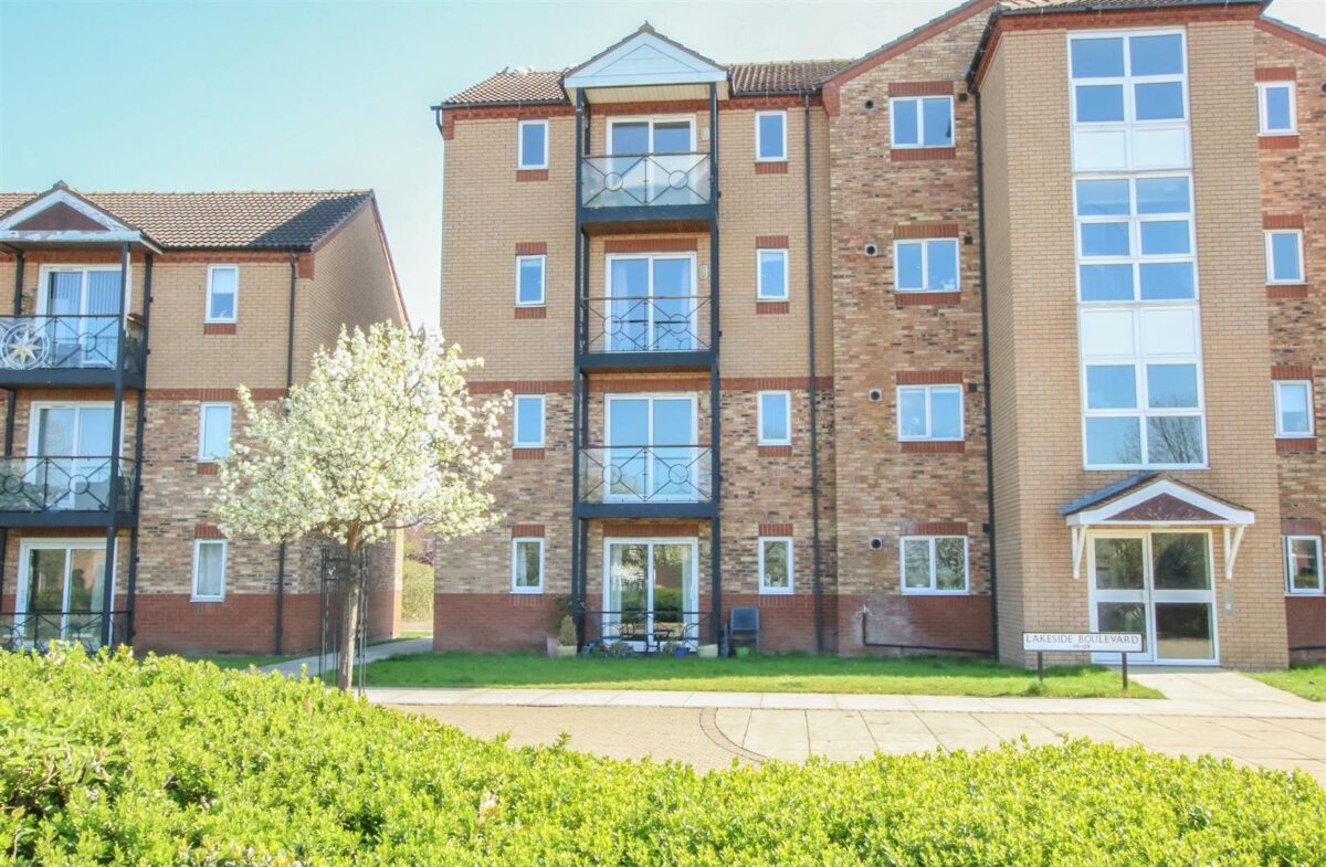 Lakeside Boulevard, Doncaster