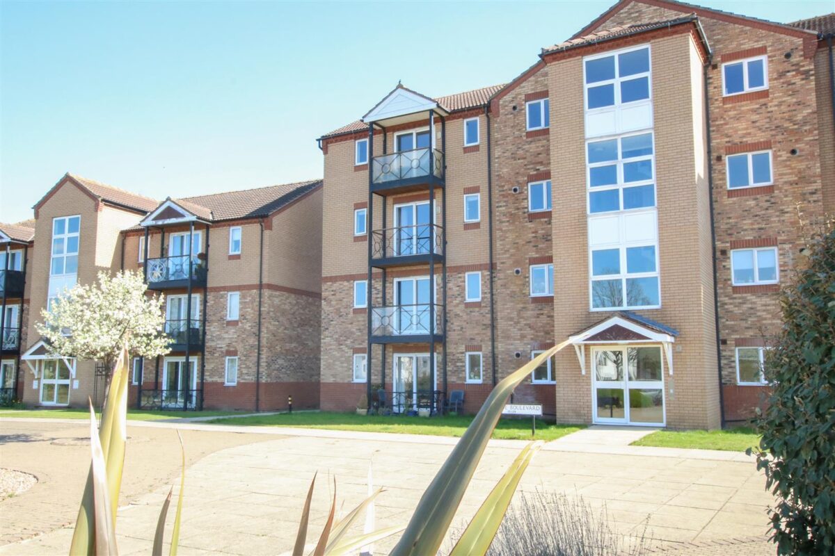 Lakeside Boulevard, Doncaster