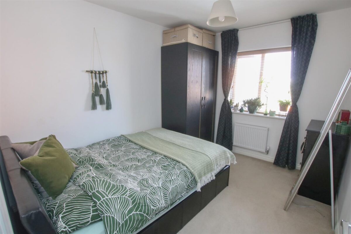 Heatherfields Crescent, New Rossington, Doncaster