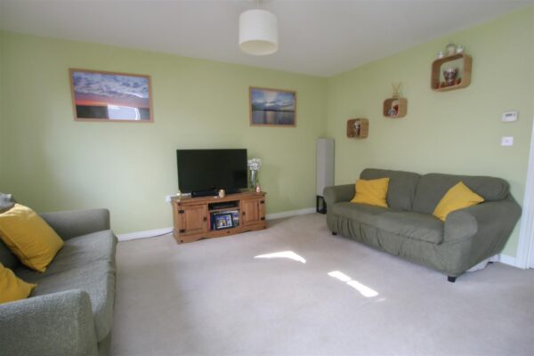 Heatherfields Crescent, New Rossington, Doncaster