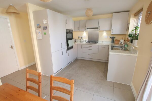 Heatherfields Crescent, New Rossington, Doncaster