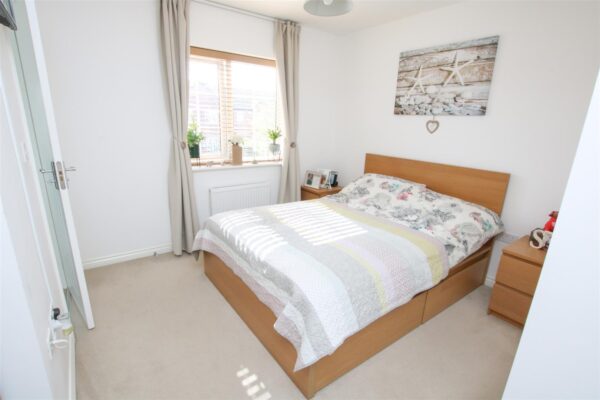 Heatherfields Crescent, New Rossington, Doncaster