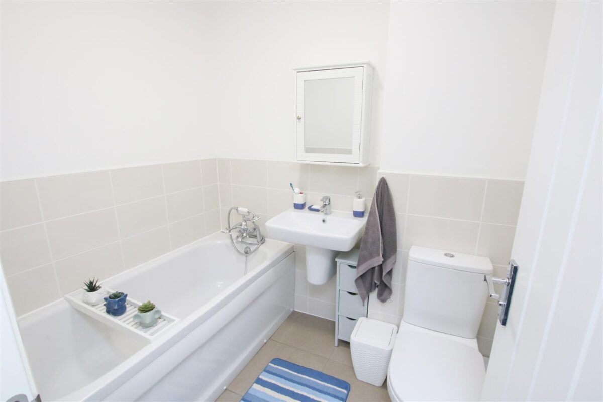 Heatherfields Crescent, New Rossington, Doncaster