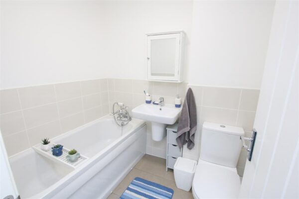 Heatherfields Crescent, New Rossington, Doncaster