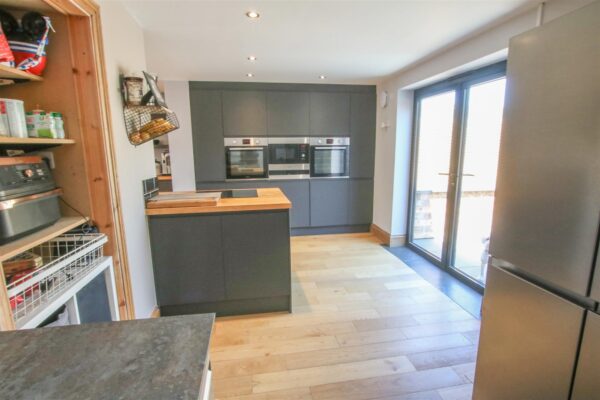 Rowena Avenue, Edenthorpe, Doncaster