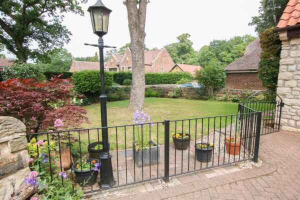St. Bartholomews Rise, Doncaster