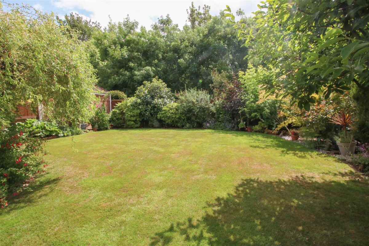 Lyndale Avenue, Edenthorpe, Doncaster