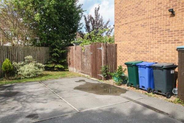 Aidans Close, Doncaster