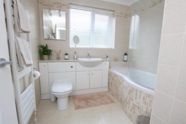 Lyndale Avenue, Edenthorpe, Doncaster