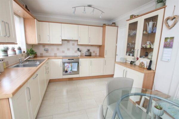 Lyndale Avenue, Edenthorpe, Doncaster