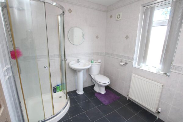 Harrowden Road, Wheatley Hills, Doncaster