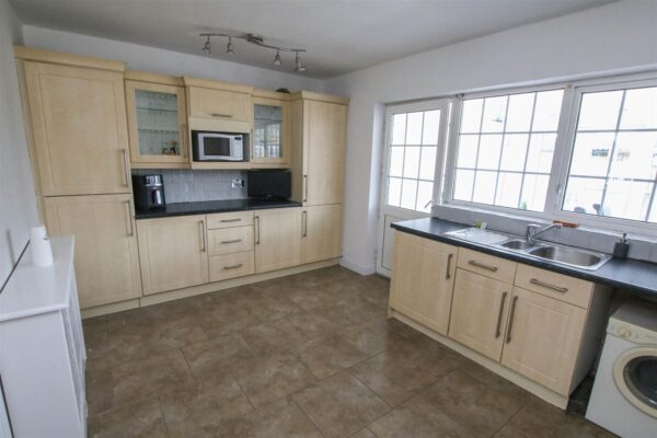 Broadway, Dunscroft, Doncaster