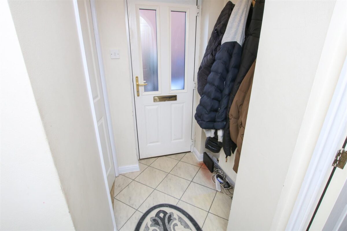 Far Field Close, Edenthorpe, Doncaster