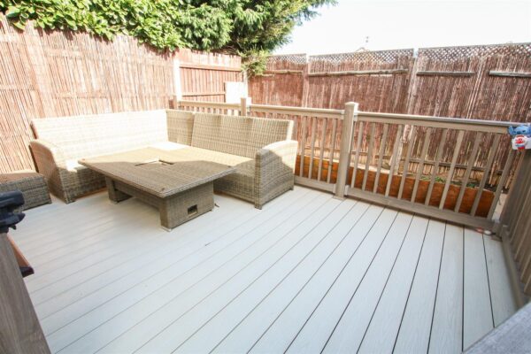 Far Field Close, Edenthorpe, Doncaster