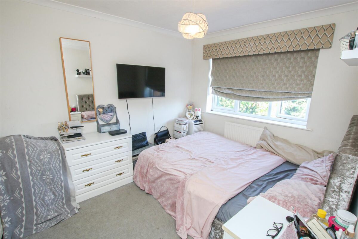 Far Field Close, Edenthorpe, Doncaster