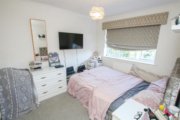 Far Field Close, Edenthorpe, Doncaster