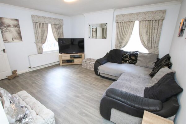 Far Field Close, Edenthorpe, Doncaster