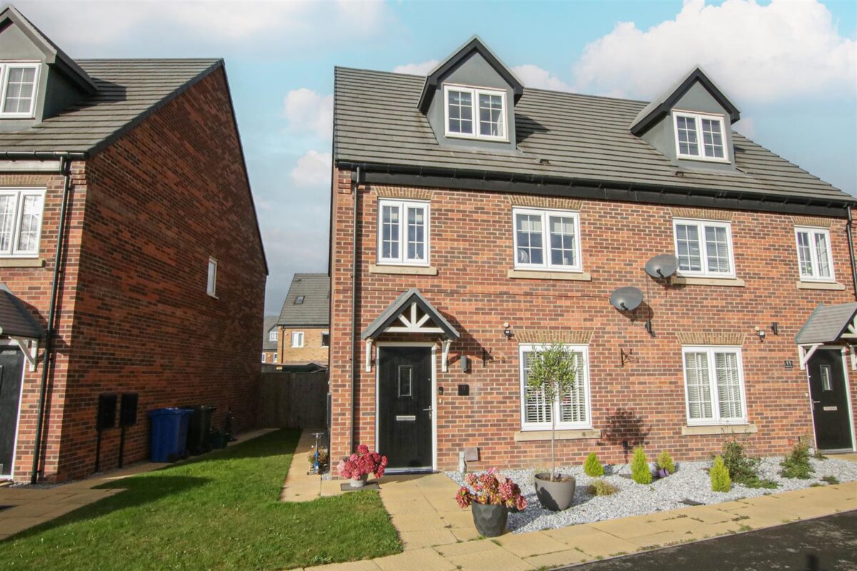 Winder Close, Rossington, Doncaster