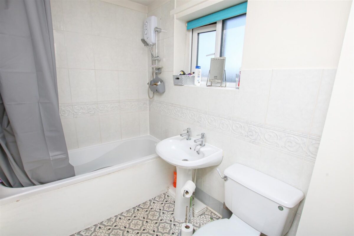 Far Field Close, Edenthorpe, Doncaster