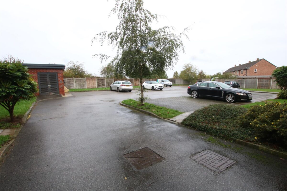 Brooke Court, Auckley