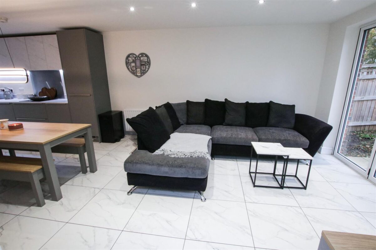 School Lane, Doncaster