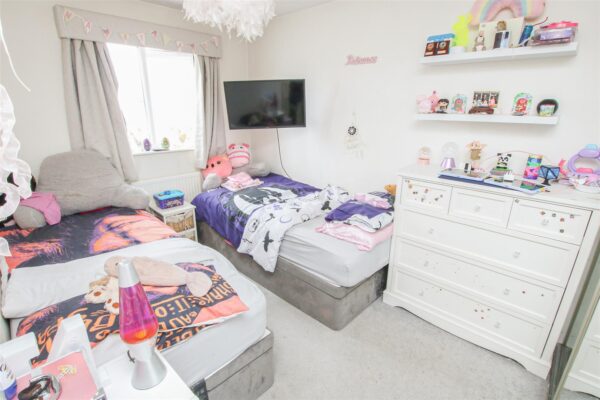 Far Field Close, Edenthorpe, Doncaster