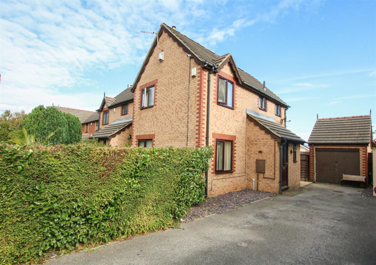 Far Field Close, Edenthorpe, Doncaster