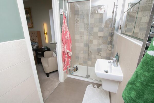 Midford Drive, Wheatley, Doncaster