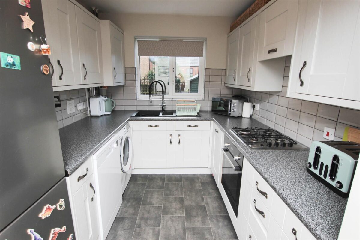 Grassholme Close, Lakeside, Doncaster