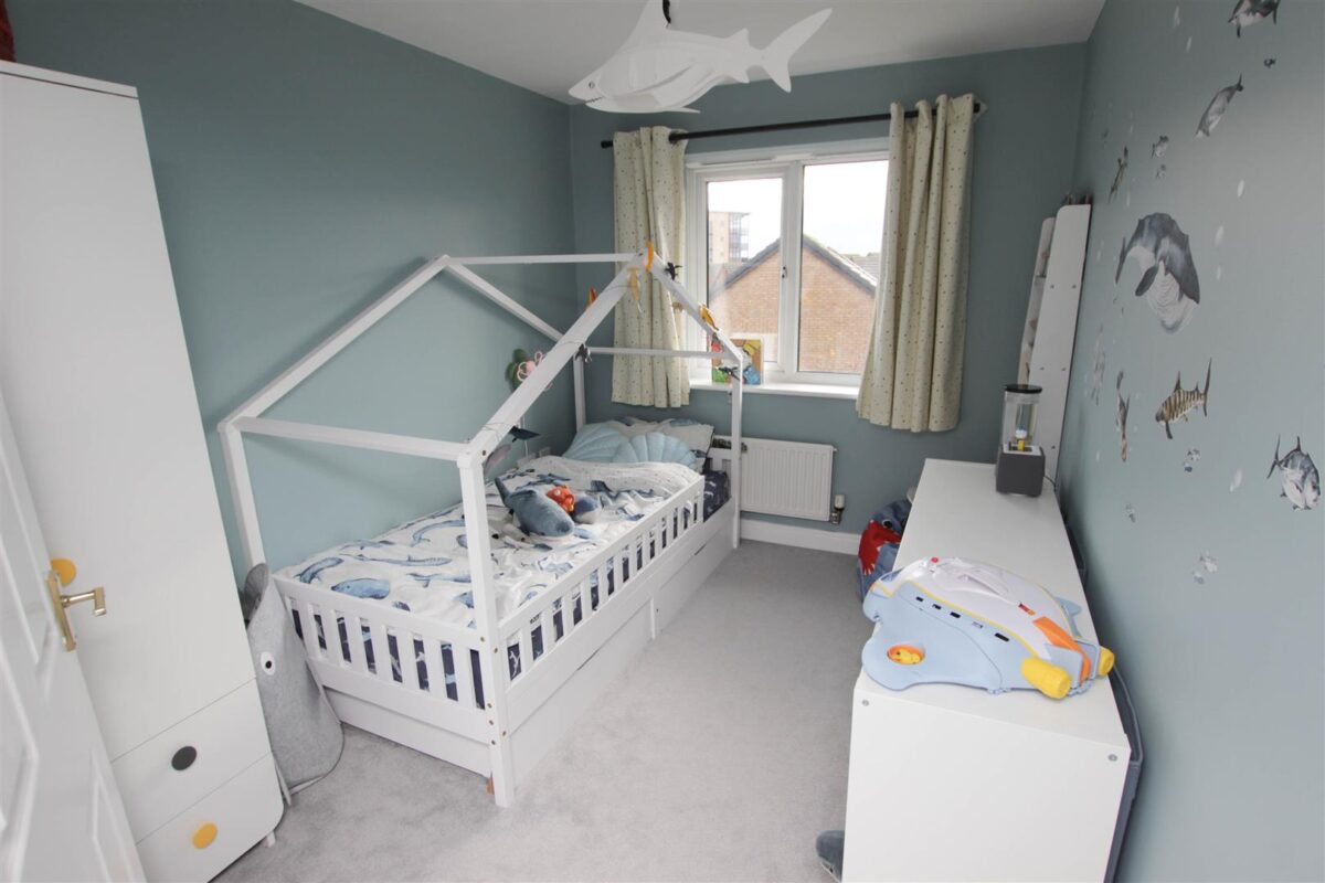 Grassholme Close, Lakeside, Doncaster