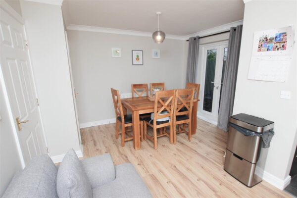 Grassholme Close, Lakeside, Doncaster