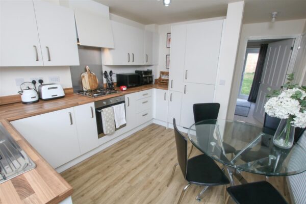 Creek Drive, Woodlands, Doncaster