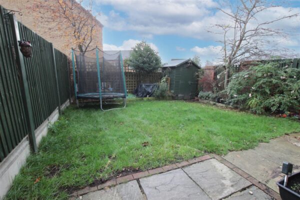 Grassholme Close, Lakeside, Doncaster