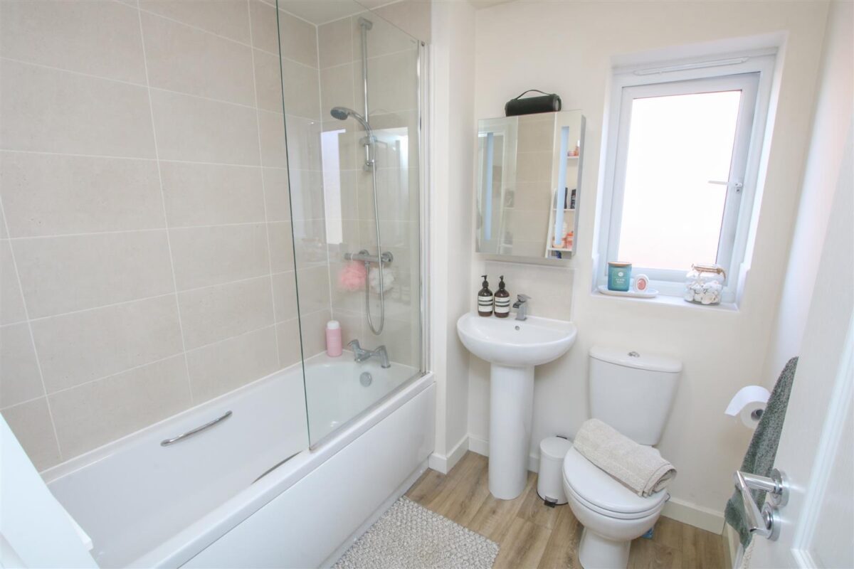 Creek Drive, Woodlands, Doncaster